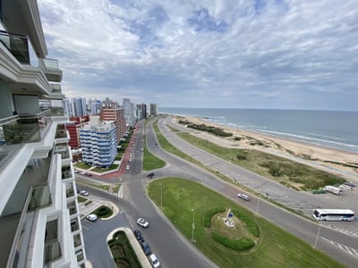 VENTA APARTAMENTO 3 DORMITORIOS PENINSULA PUNTA DEL ESTE EDIFICIO IMPERIALE