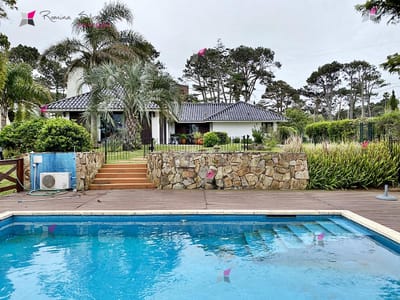 VENTA DE CASA DE 4 DORMITORIOS EN MANSA PUNTA DEL ESTE