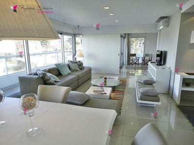 VENTA DE APARTAMENTO DE 3 DORMITORIOS EN BRAVA PUNTA DEL ESTE
