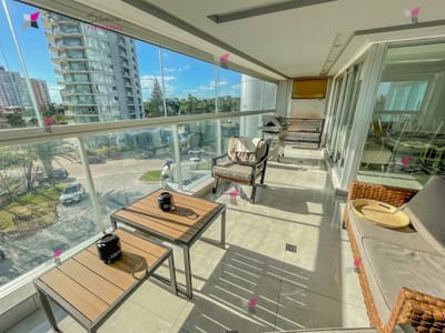 VENTA DE APARTAMENTO DE 3 DORMITORIOS Y SERVICIO EN EDIFICIO MIAMI BOULEVARD II PUNTA DEL ESTE