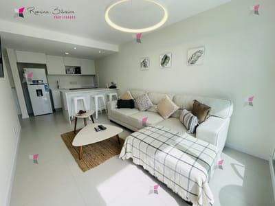 VENTA DE APARTAMENTO DE 1 DORMITORIO EN MANSA EN EDIFICIO CON SERVICIOS PUNTA DEL ESTE