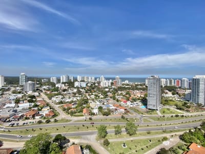 VENTA PENTHOUSE 3 DORMITORIOS EN EDIFICIO MIAMI BOULEVARD II PUNTA DEL ESTE