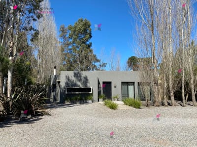 PRECIOSA CASA EN BARRIO PRIVADO VENTA Y ALQUILER ANUAL CERCA DE LOS COLEGIOS