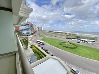 VENTA DE APARTAMENTO 3 DORMITORIOS 3 BAÑOS IMPERIALE I