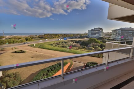 VENTA APARTAMENTO 3 DORMITORIOS MAS DEPENDENCIA EDIFICIO AGUAS AZULES