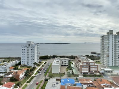 APARTAMENTO DE 2 DORMITORIOS EN ALQUILER TEMPORARIO - PLAYA MANSA