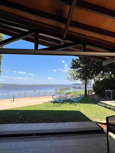 Alquilo por temporada casa en San Bernardino sobre al lago en el Country Club