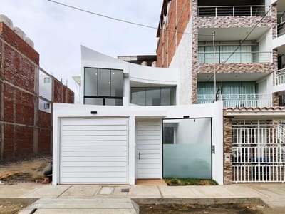  CASA EN VENTA- FRENTE A PARQUE - URB. MIRAFLORES COUNTRY CLUB -CASTILLA- PIURA