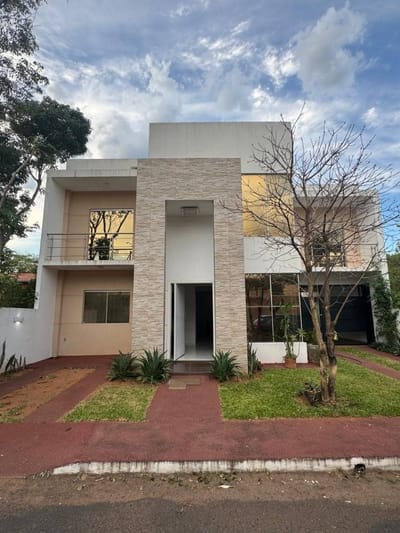 ALQUILO CASA AMOBLADA EN CONDOMINIO LAMBARE