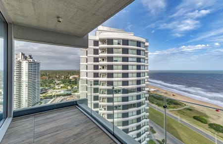 DEPARTAMENTO EN  VENTA FRENTE AL MAR TRUMP TOWER