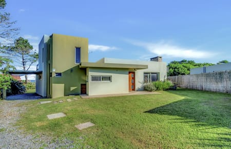 VENTA CASA 3 DORMITORIOS PUNTA COLORADA