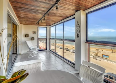 APARTAMENTO EN VENTA 3 DORMITORIOS FRENTE AL MAR.
