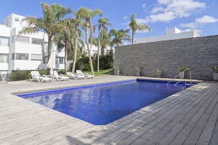 Montoya 3 suites, piscina, mucama y parrilla.