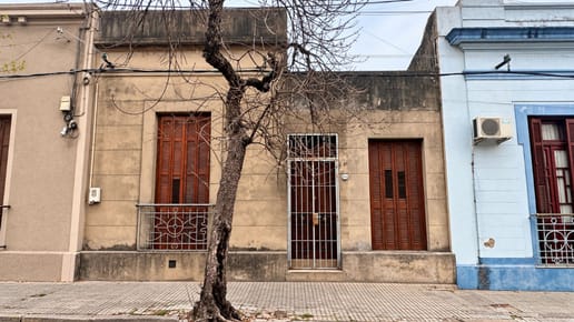 Casa para reciclar en el centro de Salto