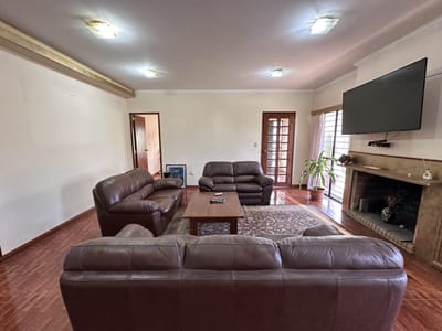 Casa con pileta, parrillero y 1.000 m² en Salto