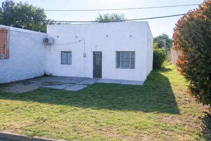 CASA CON GRAN TERRENO