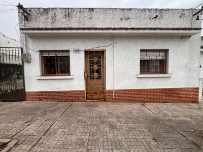 CASA 2 DORMITORIOS EN VENTA PRÓXIMA PLAZA ARTIGAS