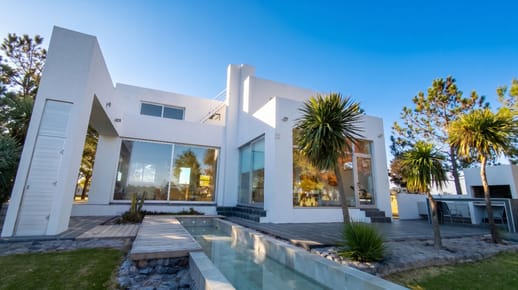 Exclusiva Casa 4 Suites en Venta en Village & Golf