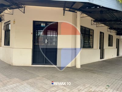 Local comercial en alquiler en excelente ubicación