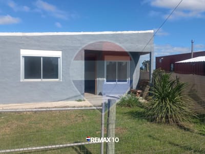 SE VENDE CASA EN 25 DE MAYO