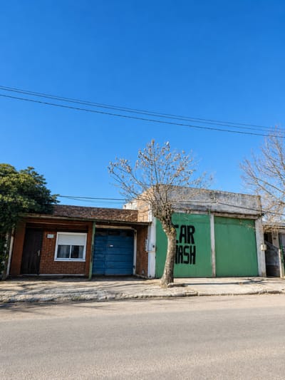 Oportunidad para inversores  3 casas mas galpón.