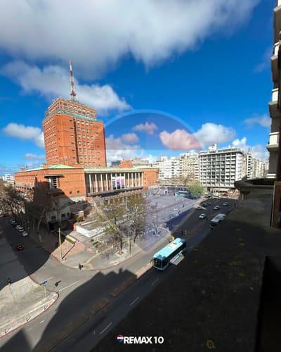 APARTAMENTO EN 18 DE JULIO FRENTE A LA INTENDENCIA