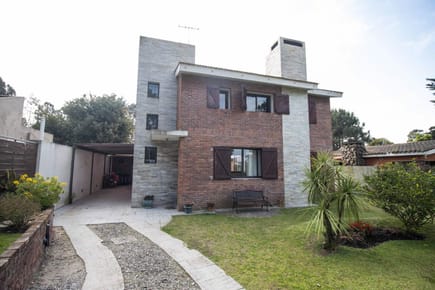 Venta de Casa en Perez y Fuentes