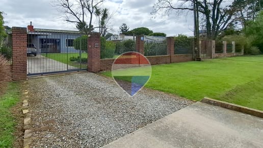 VENTA CASA LOMAS SOLYMAR SUR GRAN JARDIN BARBACOA