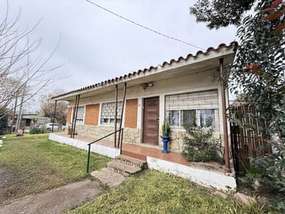 VENTA CASA Y APTO 3 Y 1 DORM LAS PIEDRAS RENTA.