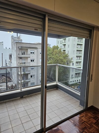 ALQUILER DE APARTAMENTO EN CORDÓN DE UN DORMITORIO