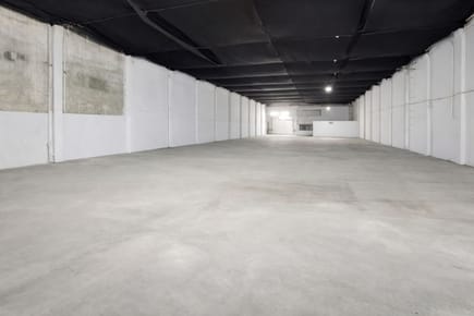 Garibaldi y Martin C. Martínez | Galpón 1.423 m2
