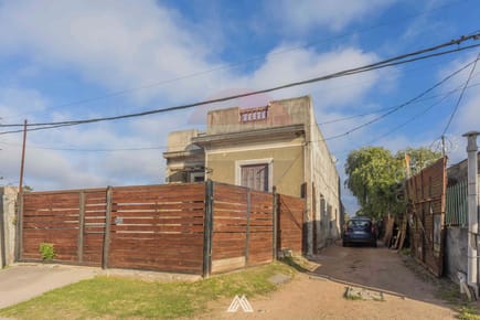 Venta casa 3 dormitorios en casavalle con cochera