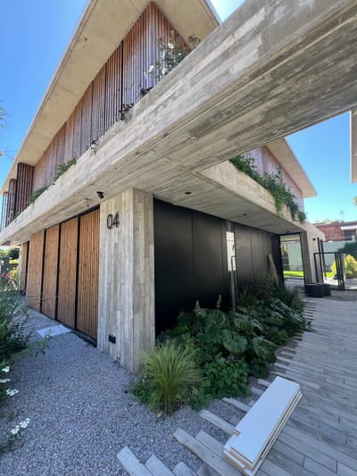 VENTA DE CASA PH CARRASCO SUR, 3D, 2B, PARRILLERO
