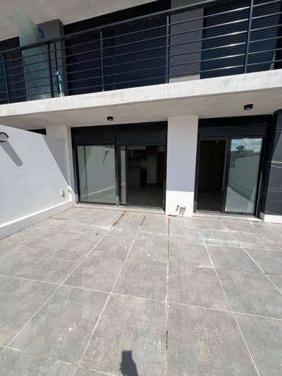 VENTA DE APARTAMENTO 1 DORM. CON PATIO ESTRENAR