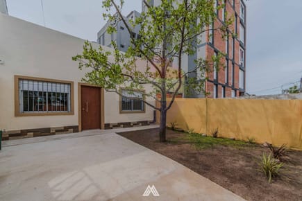 CASA DE 1 DORMITORIO EN ALQUILER EN COLÓN.