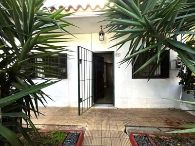 Alquiler casa 2 dormitorios-Patio-Jardin- Union