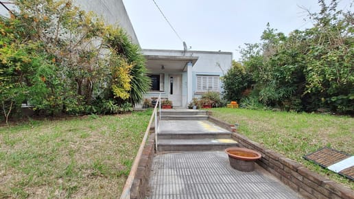 Terreno de 310 mts con 109 edificados , Av. Italia