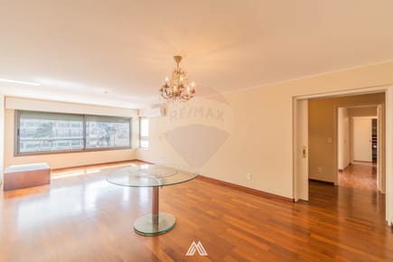 Venta apartamento Pocitos 4 dormitorios / garaje