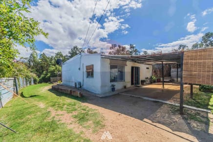 VENTA TERRENO 881M2 CASA Y MONOAMBIENTE A RECICLAR