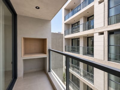 MONOAMBIENTE EN VENTA CON PARRILLA EN 3 CRUCES