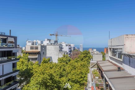 VENTA CENTRO 4 DORMITORIOS CON BALCON