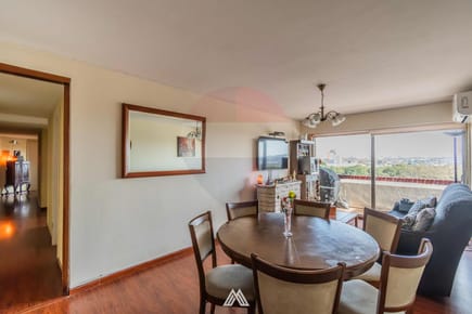 Venta Apartamento 4 Dormitorios y Garaje en Malvín