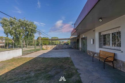 VENTA CASA 3 DORMITORIOS GARAGE MALVIN