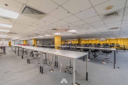 ALQUILER OFICINA SEMIEQUIPADA EN CENTRO