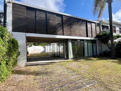 Alquiler casa 3 dormitorios parrillero Punta Gorda