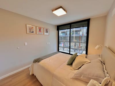 VENTA APARTAMENTO UN DORMITORIO Y GARAJE, CENTRO