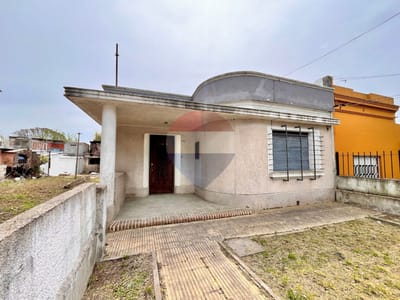CASA EN VENTA CON APARTAMENTO EN J. DEL HIPODROMO