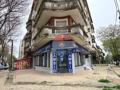 LOCAL EN VENTA SOBRE BV ARTIGAS, BRAZO ORIENTAL