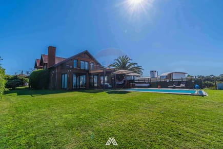 Alquila Casa 4 dorm frente al mar. Villa Argentina