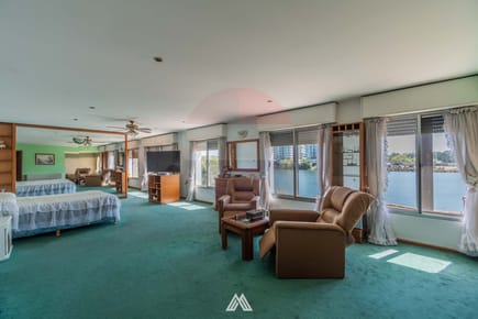 VENTA Gran Casa Shangrilá con vistas al lago